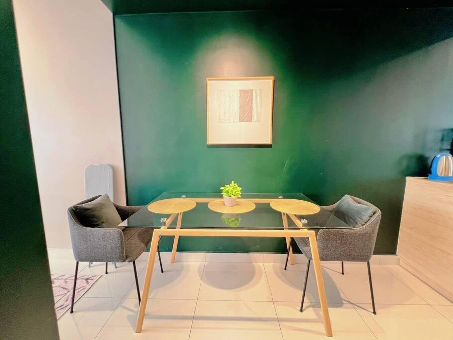 Studio Staycation D'Sara @ Linked Mrt, Near Thomson Hospital & Sungai Buloh Hospital 외부 사진