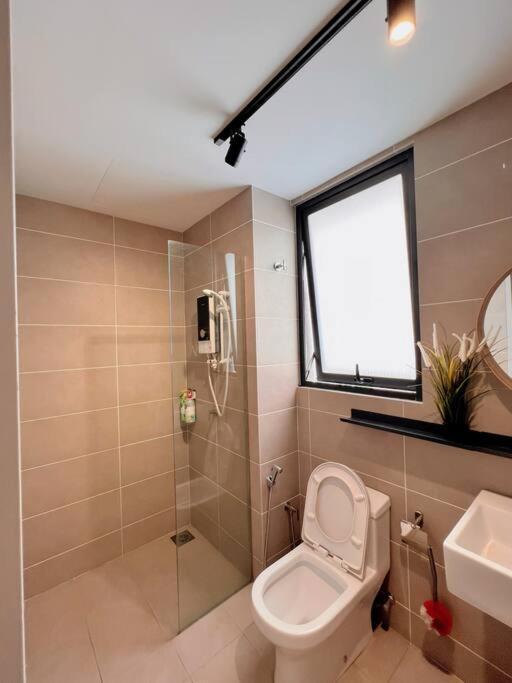 Studio Staycation D'Sara @ Linked Mrt, Near Thomson Hospital & Sungai Buloh Hospital 외부 사진